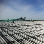 Joints et vis scellés lors des travaux d'étanchéité et réparation de toiture de métal à St-Eustache